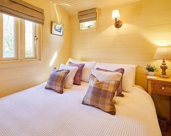 Host & Stay - Guards Van - Wooler - Bedroom