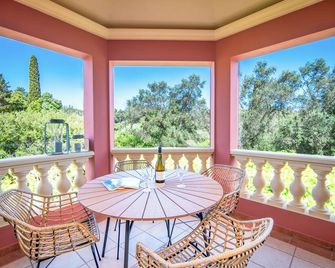 Le Chateaux by Corfuescapes - Korfu - Parveke