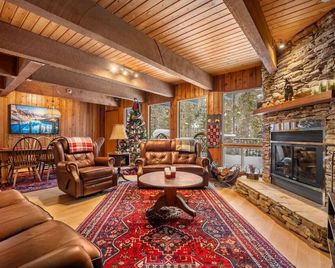 Auld Fox Lodge | Hot Tub | Steam Shower| Fireplace - Panorama - Sala d'estar