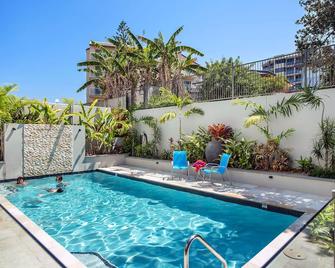 Capeview Apartments - Caloundra - Piscina