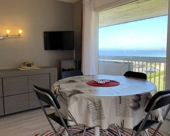 Appartement Vue Panoramique Mer Plage De Trestraou À Perros-Guirec - Réf 911 - Perros-Guirec - Dining room