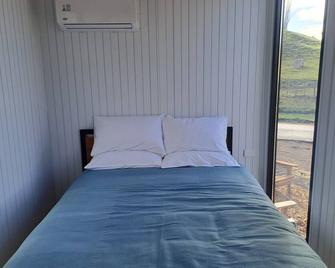 Stour Cabin by Tiny Away - Kaimata - Bedroom