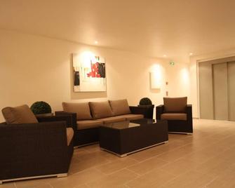 Hôtel et Résidence Costa Rossa - Porto - Living room