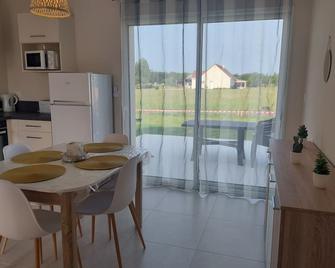 Clair de Lune - Sassay - Comedor