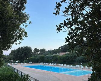 Mazet rental for 4 people in La Croix Valmer - La Croix-Valmer - Zwembad
