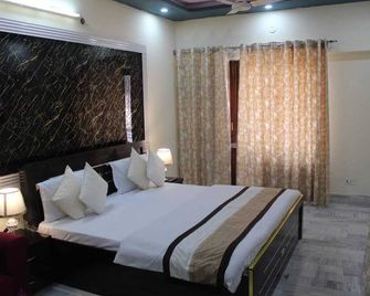 Mother's Homestay By Grb - Lucknow - Bedroom