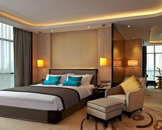 Pacific Regency Hotel Suites - Kuala Lumpur - Bedroom
