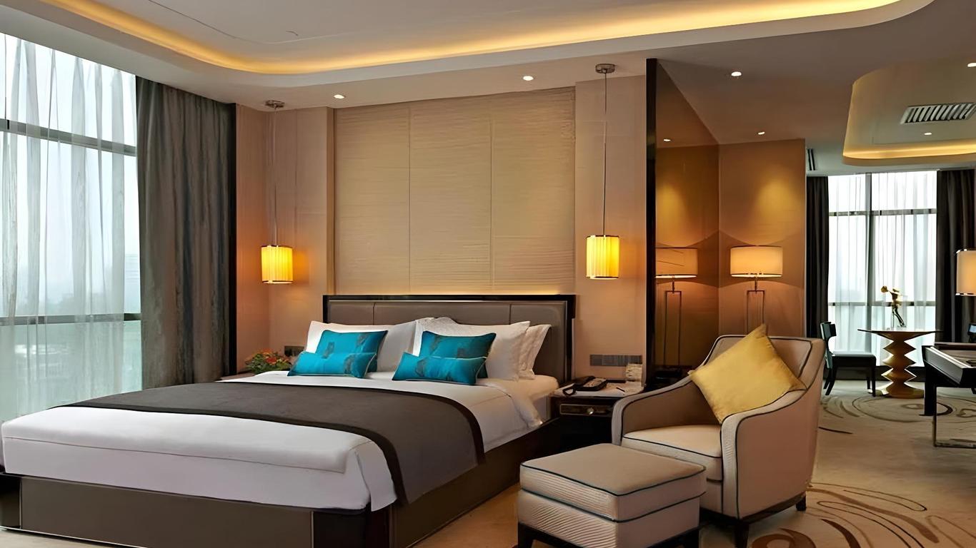 Pacific Regency Hotel Suites