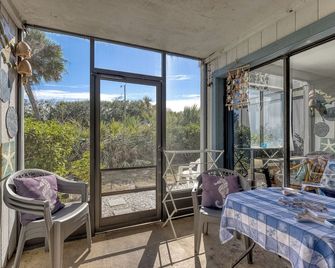 Lovely 1 Bedroom 1 Bath Condo Located Within Walking Distance To Car Free Beach. Sc158 - New Smyrna Beach - Essbereich