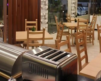 Fontana Hotel Jakarta - Jacarta - Restaurante