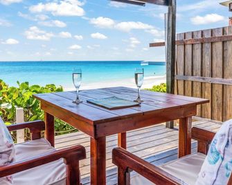 Conch Beach Cabins - Urlings - Balcón