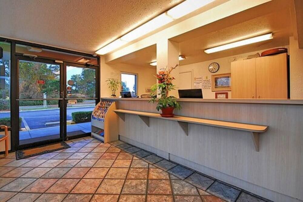 سوبر 6 إن آند سويتس - بينساكولا - أفضل طعام