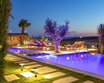 Lavie Otel Çesme - Cesme - Piscina