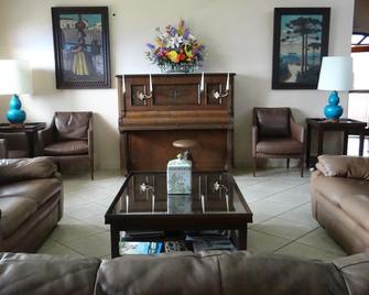 Hotel Fazenda Itaytyba - Tibagi - Living room