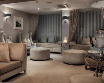 سلالي هول هوتل، سبا آند جولف ريزورت - هيكسهام - ردهة