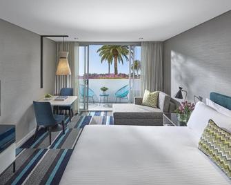 Crown Promenade Perth - Burswood - Bedroom