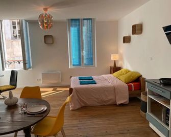 Le studio de la Fosse Dionne - Tonnerre - Habitación