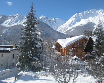 Discretely Stylise Mountain Chalet For 9 People. - Le Monêtier-les-Bains - Bâtiment