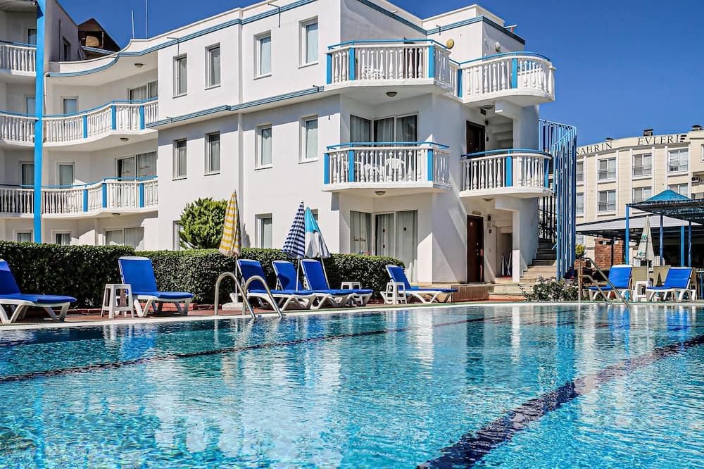 صن سيت فيليج أبارت هوتل