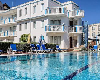 Sunset Village Apart Hotel - Altinkum - Pool