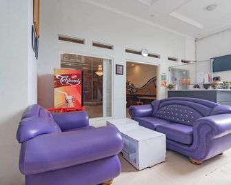 OYO 1271 One Family Guesthouse - Lembang