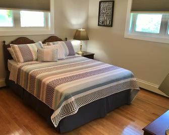 A Home Away From Home On The Waterfront Of A Very Historic Town. - Pictou - Schlafzimmer