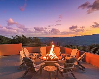 As featured on CBS's Staycation!\n\nLuxury Retreat Overlooking Sonoma Valley - Glen Ellen - Balcony