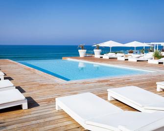 Le Grand Hotel de la Plage - Biscarrosse - Zwembad