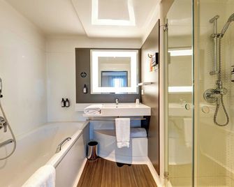 B&B HOME Rueil-Malmaison Gare - Rueil-Malmaison - Bathroom