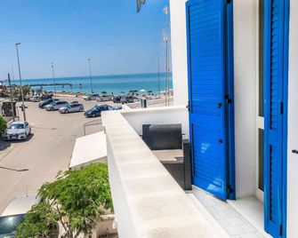 Hotel I Colori Del Mare - Torre San Giovanni - Balcony