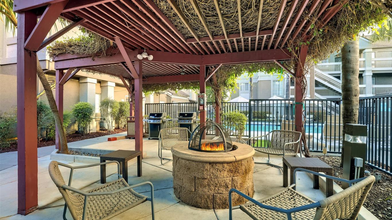 سونيستا إي إس سويتس سان هوسيه آيربورت