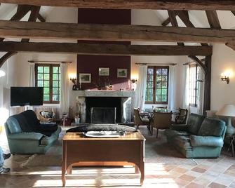 Family home with swimming pool and tennis court - Châteaux de La Loire - Montrieux-en-Sologne - Sala de estar