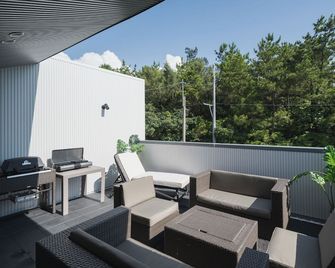 Lux Terrace Okinawa - Ginoza - Balcón