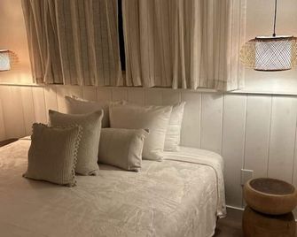 Surf Shack Grand Starfish 2 bedroom with kids loft - Captain Cook