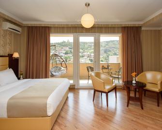 KMM Hotel - טביליסי - חדר שינה