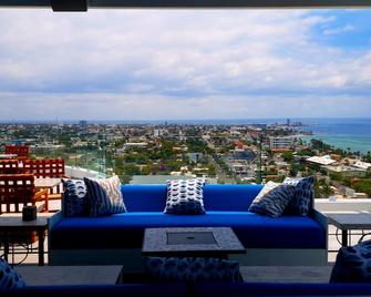 Hotel Hblue Malecón - La Paz - Balkon