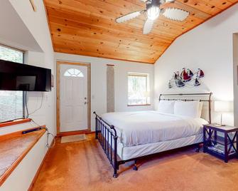 Arcata Townhouse - Arcata - Bedroom