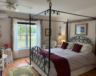 The Parrsboro Mansion Inn - Parrsboro - Bedroom