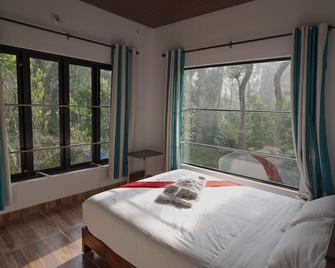 Entire Villa Surrounded by Wayanad forest - Mananthavady - Bedroom