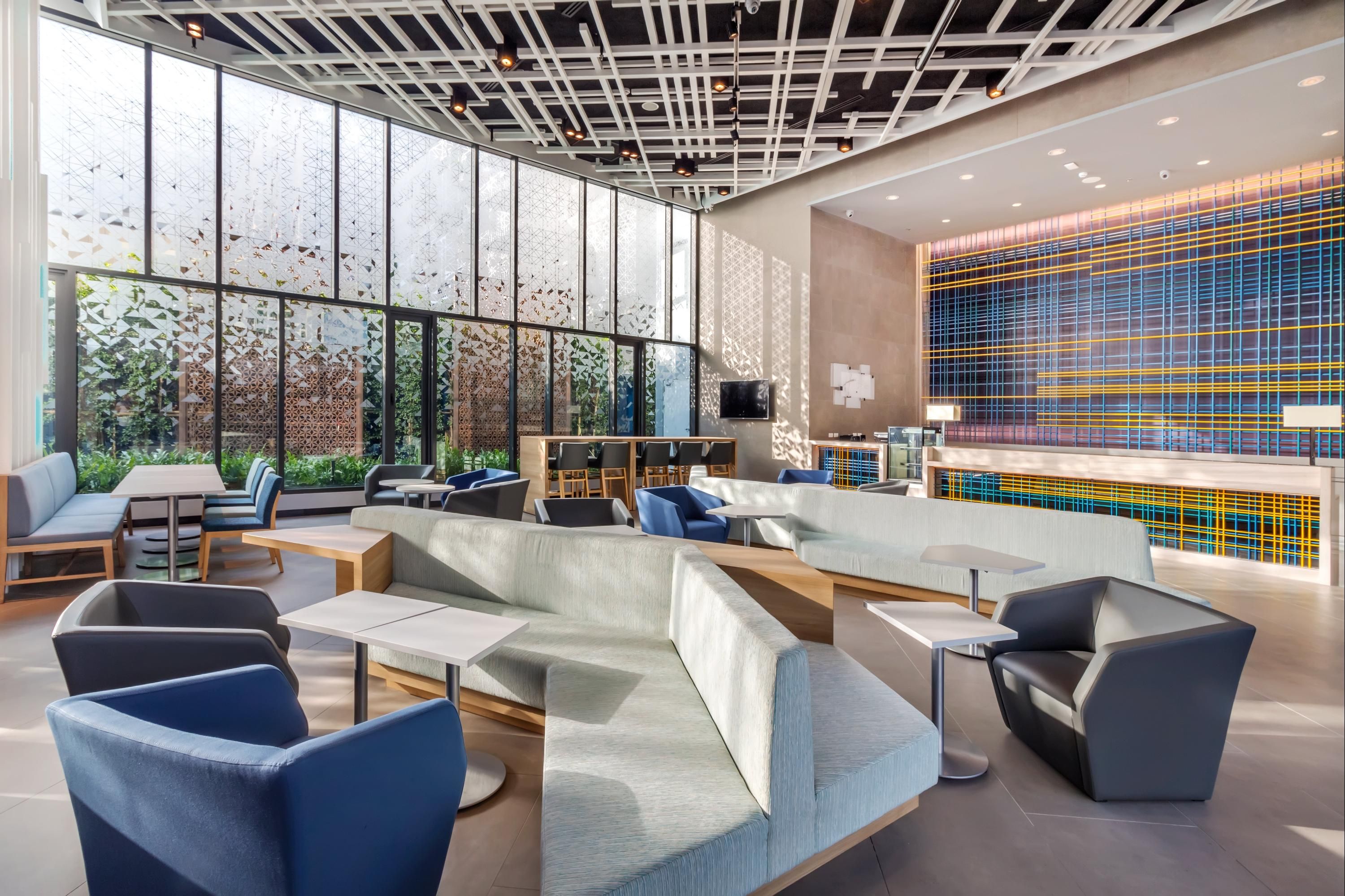 Holiday Inn Express Bangkok Soi Soonvijai By IHG thumbnail 3