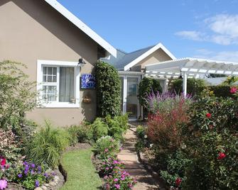 Garden Route Self Catering House - Hubbs Place Is In Sedgefield Close To Knysna - Sedgefield - Budova