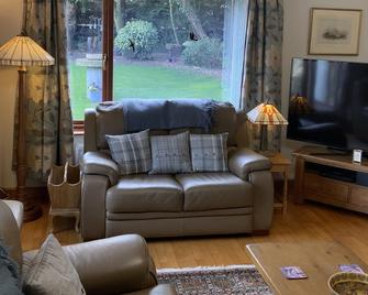 Remarkable 2-Bed Cottage in tranquil setting - Wooler - Living room