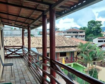 بوزادا إنكونفيدينسيا مينيرا - أورو بريتو - شرفة