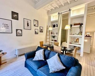 Near Ponte Vecchio: central luxury flat - Florença - Sala de estar