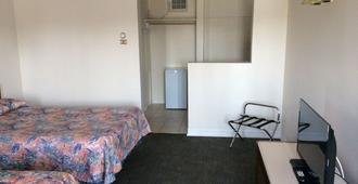 Embassy Motel - Kingston - Yatak Odası