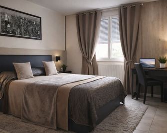 Hôtel Le Médicis - Roussillon