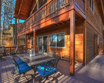 Luxury Chalet | Jacuzzi Bbq Lake View | Sleeps 10 - Zephyr Cove - Patio