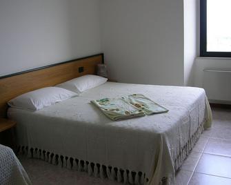 Campeggio Trevisago Iris Park - Moniga del Garda - Slaapkamer
