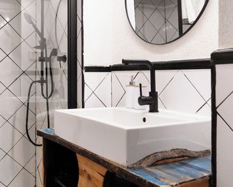 The Urban Chalet - Tel Aviv