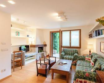 Plan Gorret Wonderful Flat In Courmayeur - Courmayeur - Living room